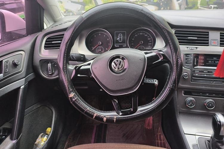 Used Volkswagen Golf 2014 1.6L Automatic Comfort Model Steering Wheel