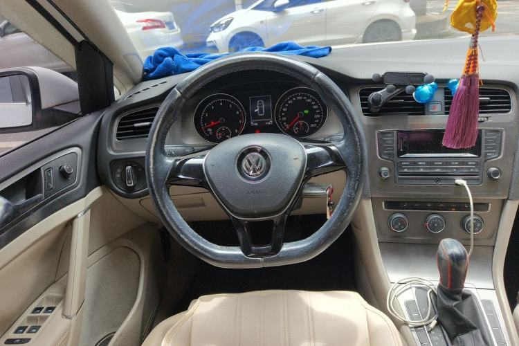 Used Volkswagen Golf 2014 1.6L Automatic Comfort Model Steering Wheel