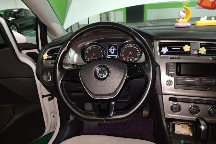 Used Volkswagen Golf 2014 1.6L Automatic Comfort Model Steering Wheel
