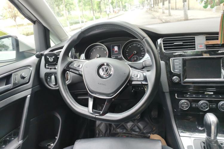 Used Volkswagen Golf 2014 1.4TSI Luxury Travel Edition Steering Wheel