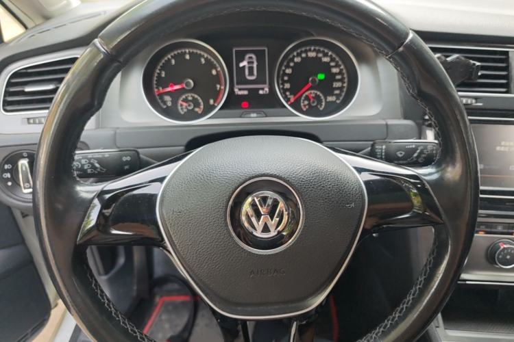Used Volkswagen Golf 2014 1.4TSI Automatic Comfort Model Steering Wheel