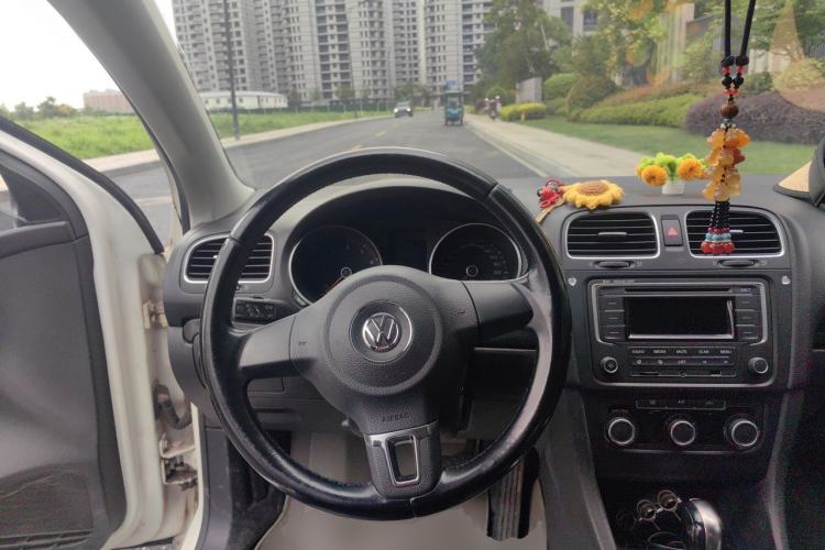 Used Volkswagen Golf 2014 1.6L Automatic Comfort Model Steering Wheel