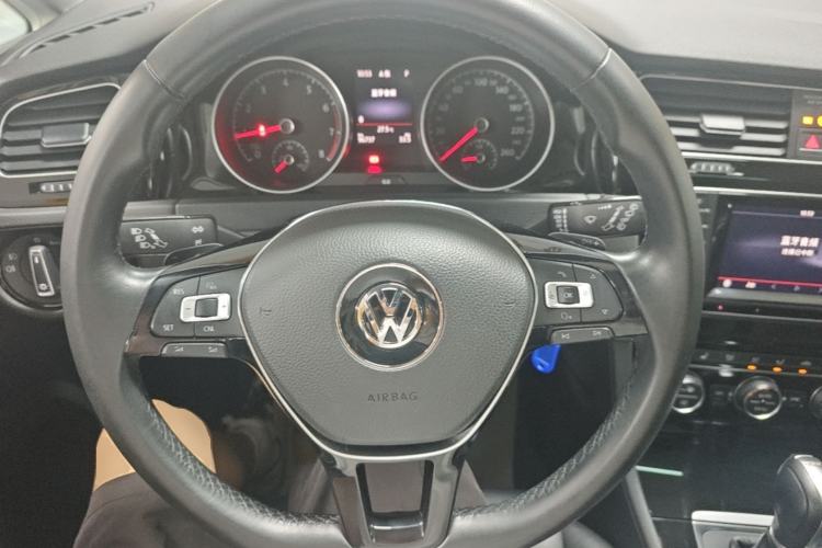 Used Volkswagen Golf 2014 1.4TSI Luxury Travel Edition Steering Wheel