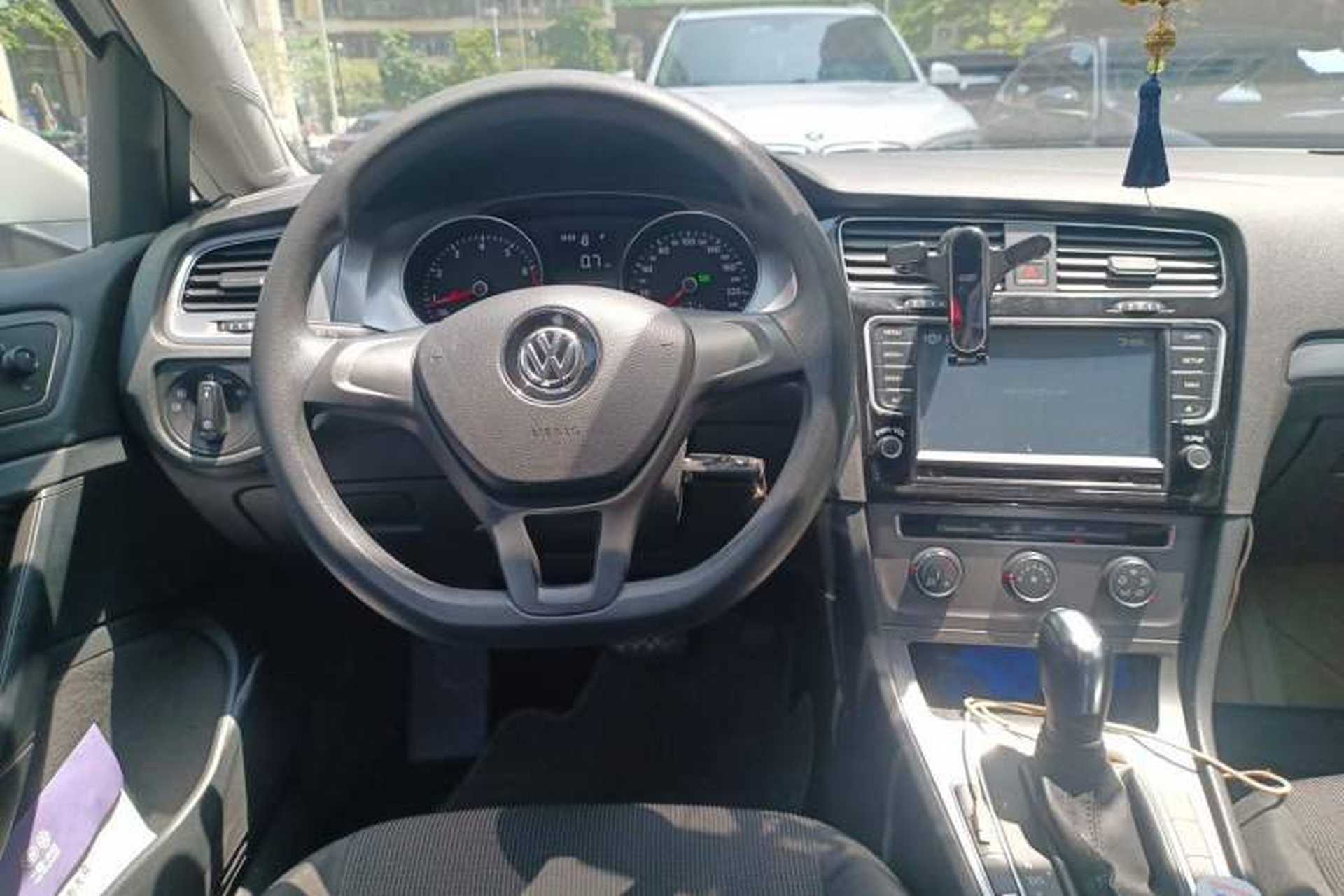 Used Volkswagen Golf 2014 1.6L Automatic Fashion Model Steering Wheel