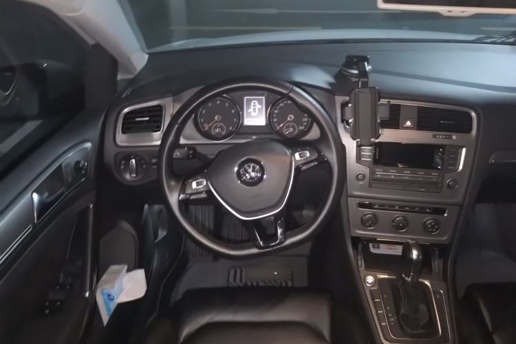 Used Volkswagen Golf 2014 1.4TSI Automatic Luxury Model Steering Wheel