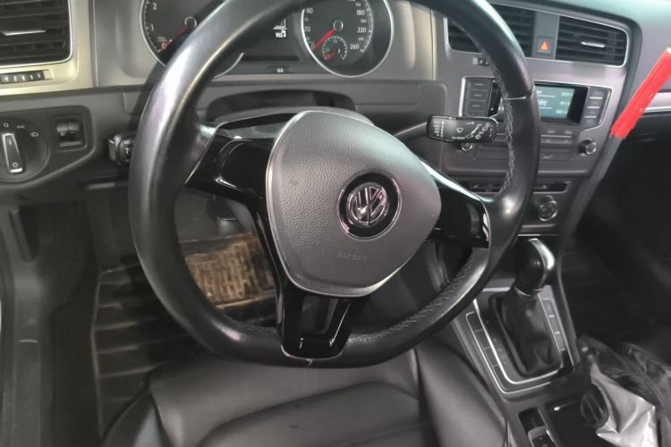 Used Volkswagen Golf 2014 1.6L Automatic Comfort Model Steering Wheel
