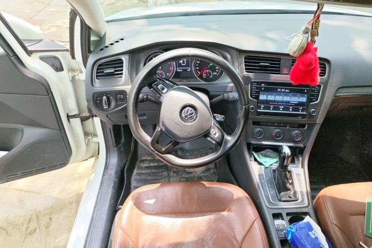 Used Volkswagen Golf 2014 1.6L Automatic Comfort Model Steering Wheel