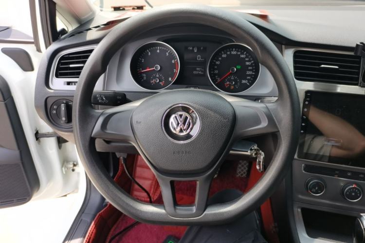 Used Volkswagen Golf 2014 1.6L Automatic Fashion Model Steering Wheel