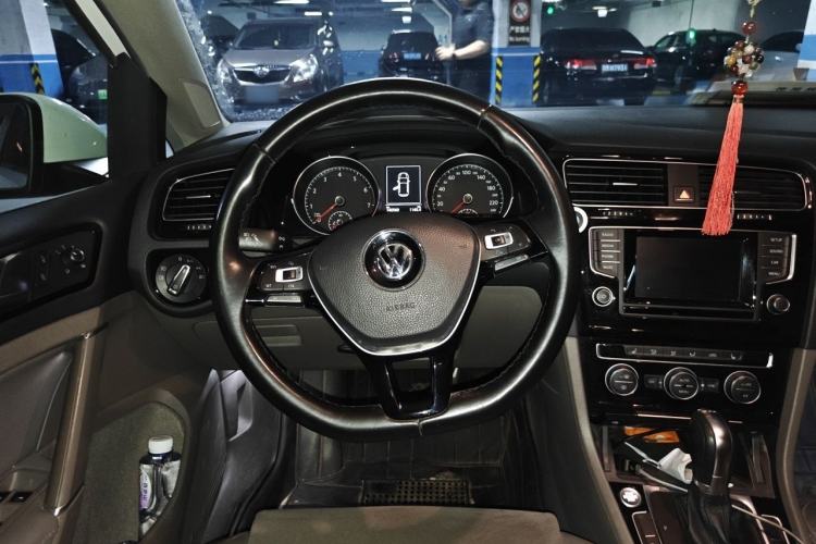 Used Volkswagen Golf 2014 1.4TSI Automatic Flagship Model Steering Wheel