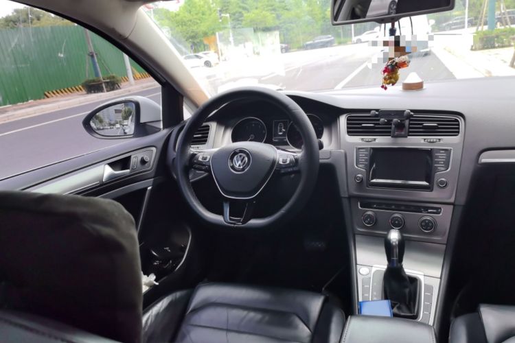 Used Volkswagen Golf 2014 1.4TSI Automatic Luxury Model Steering Wheel
