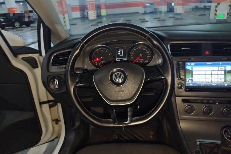Used Volkswagen Golf 2014 1.4 TSI Manual Comfort Model Steering Wheel