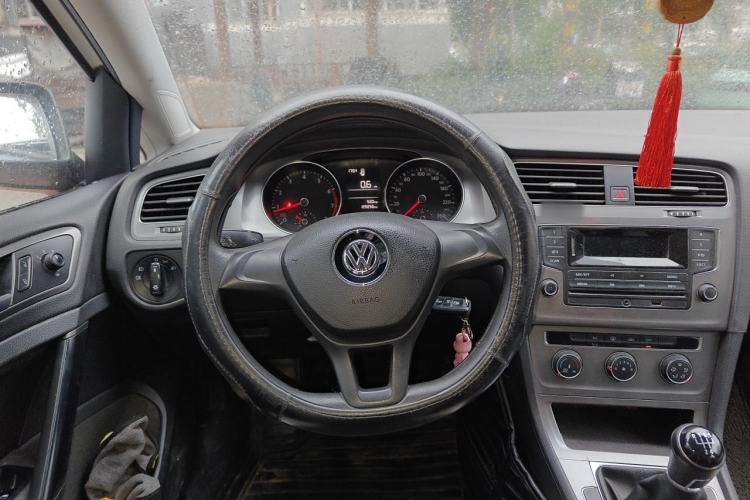 Used Volkswagen Golf 2014 1.6L Manual Fashion Edition Steering Wheel