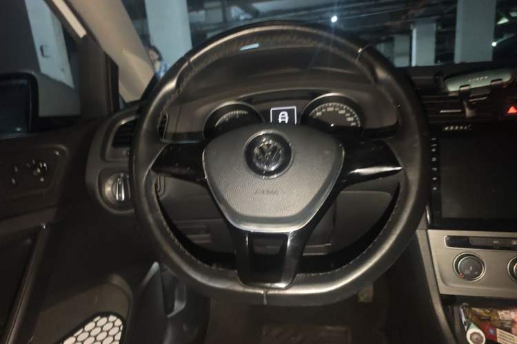 Used Volkswagen Golf 2014 1.4TSI Automatic Comfort Model Steering Wheel