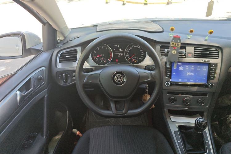 Used Volkswagen Golf 2014 1.6L Manual Fashion Edition Steering Wheel