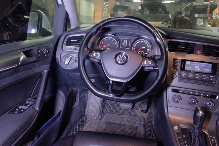 Used Volkswagen Golf 2014 1.4TSI Automatic Luxury Model Steering Wheel