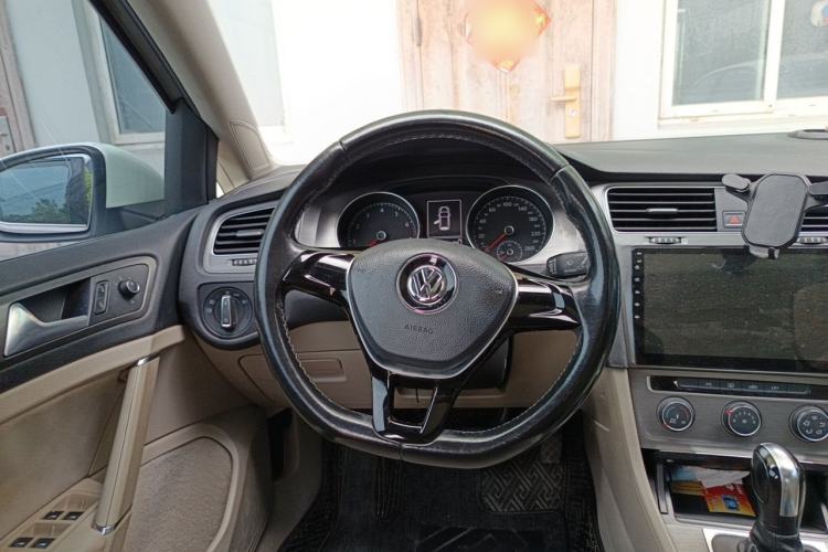 Used Volkswagen Golf 2014 1.6L Automatic Comfort Model Steering Wheel