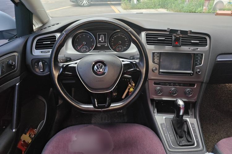 Used Volkswagen Golf 2014 1.6L Automatic Comfort Model Steering Wheel