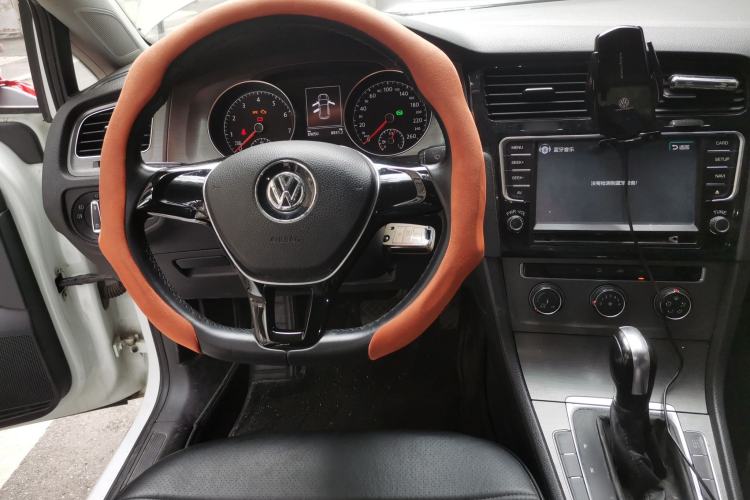 Used Volkswagen Golf 2014 1.6L Automatic Comfort Model Steering Wheel