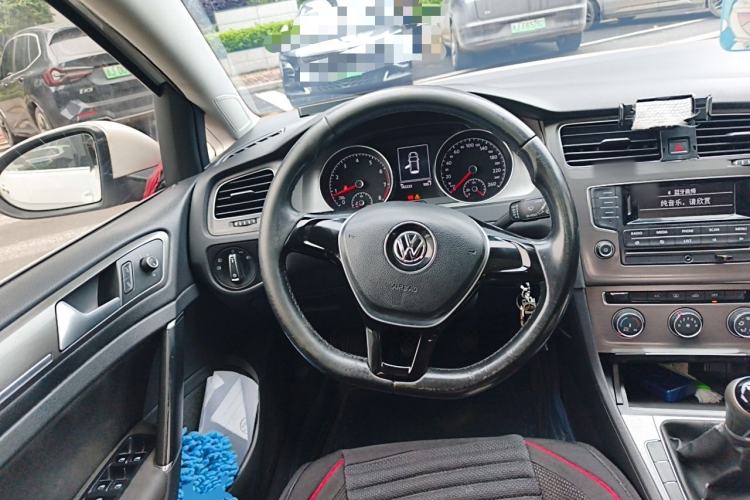 Used Volkswagen Golf 2014 1.4 TSI Manual Comfort Model Steering Wheel
