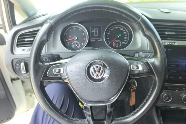 Used Volkswagen Golf 2014 1.4TSI Automatic Comfort Model Steering Wheel