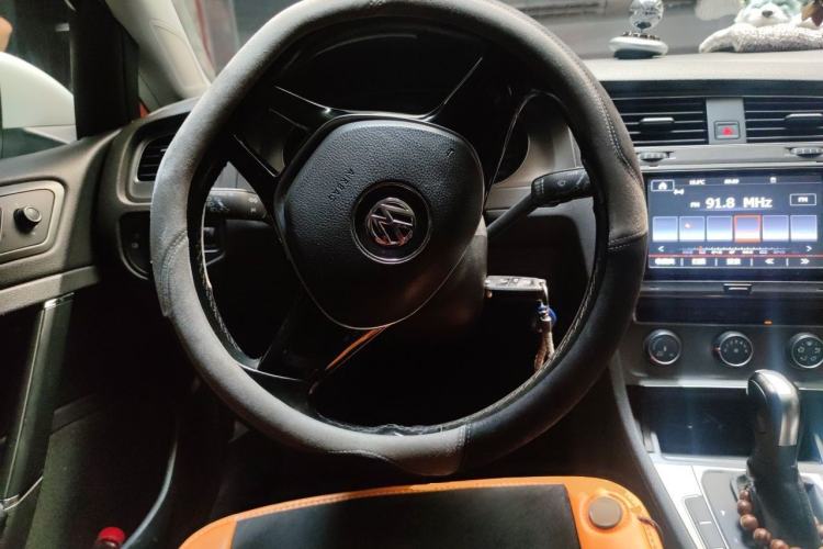 Used Volkswagen Golf 2014 1.6L Automatic Comfort Model Steering Wheel