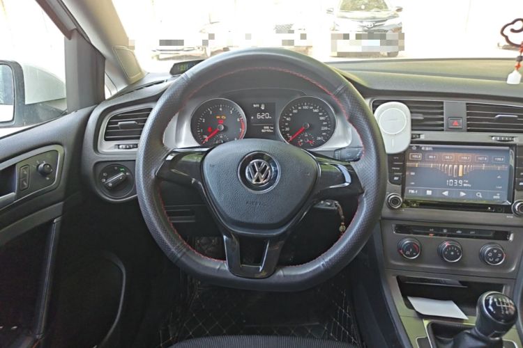 Used Volkswagen Golf 2014 1.6L Manual Fashion Edition Steering Wheel