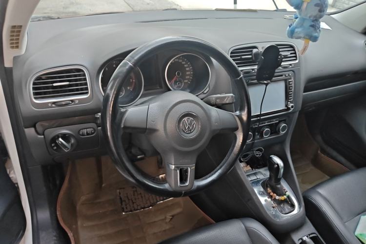 Used Volkswagen Golf 2014 1.6L Automatic Comfort Model Steering Wheel