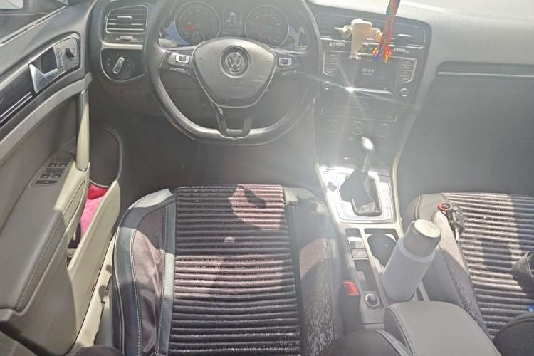 Used Volkswagen Golf 2014 1.4TSI Automatic Flagship Model Steering Wheel