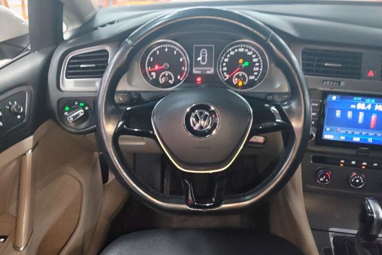 Used Volkswagen Golf 2014 1.6L Automatic Comfort Model Steering Wheel