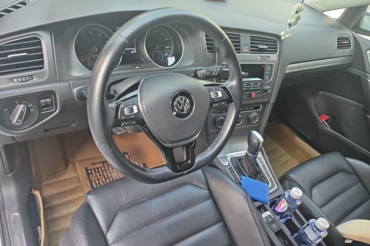 Used Volkswagen Golf 2014 1.4TSI Automatic Luxury Model Steering Wheel