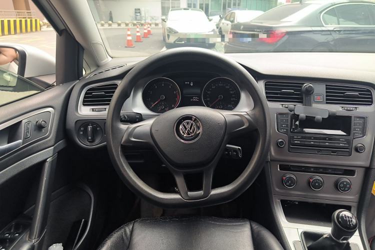 Used Volkswagen Golf 2014 1.6L Manual Fashion Edition Steering Wheel