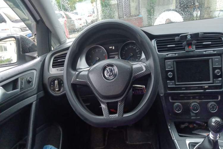 Used Volkswagen Golf 2014 1.6L Manual Fashion Edition Steering Wheel