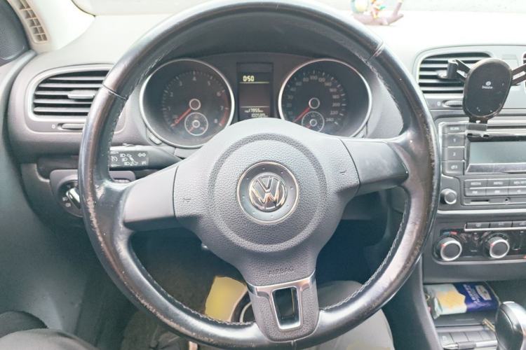 Used Volkswagen Golf 2014 1.6L Automatic Comfort Model Steering Wheel
