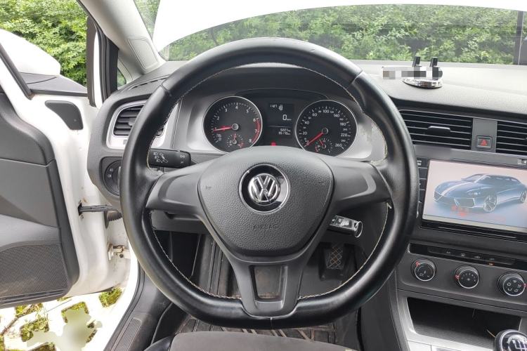 Used Volkswagen Golf 2014 1.6L Manual Fashion Edition Steering Wheel