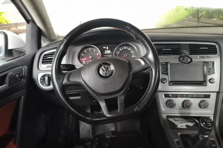 Used Volkswagen Golf 2014 1.6L Manual Fashion Edition Steering Wheel