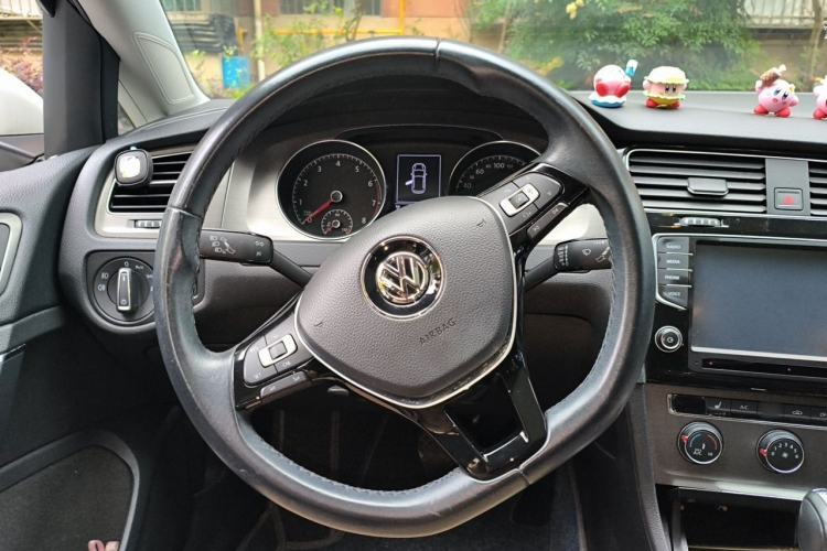Used Volkswagen Golf 2014 1.4TSI Automatic Luxury Model Steering Wheel