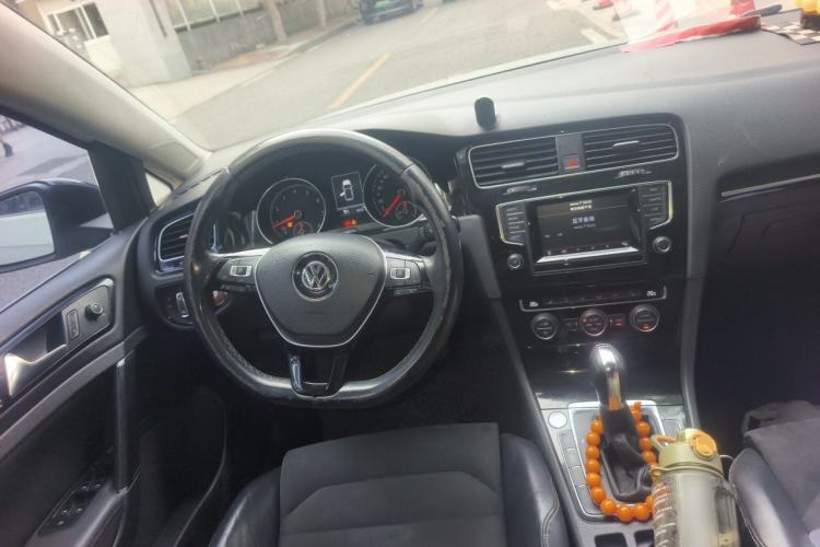 Used Volkswagen Golf 2014 1.4TSI Automatic Flagship Model Steering Wheel