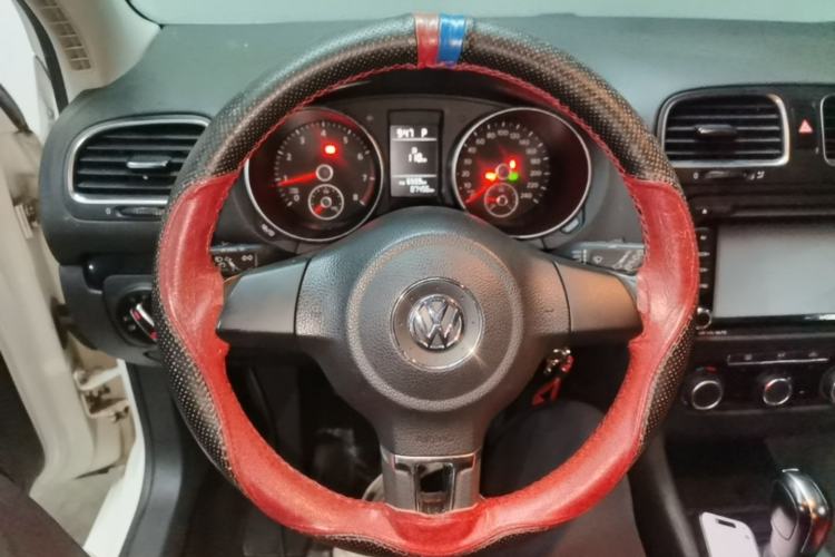 Used Volkswagen Golf 2014 1.6L Automatic Comfort Model Steering Wheel