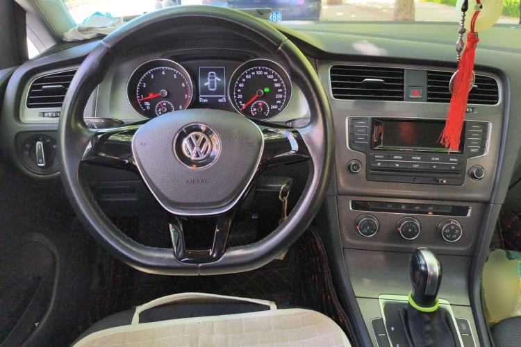 Used Volkswagen Golf 2014 1.6L Automatic Comfort Model Steering Wheel