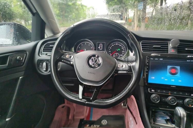 Used Volkswagen Golf 2014 1.4TSI Automatic Flagship Model Steering Wheel