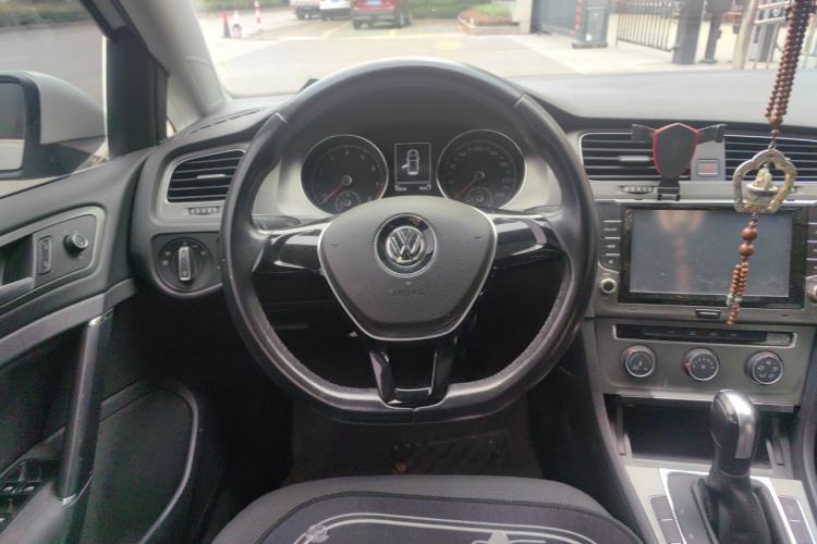 Used Volkswagen Golf 2014 1.6L Automatic Comfort Model Steering Wheel