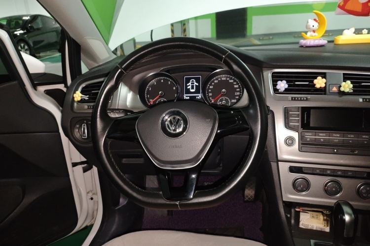 Used Volkswagen Golf 2014 1.6L Automatic Comfort Model Steering Wheel