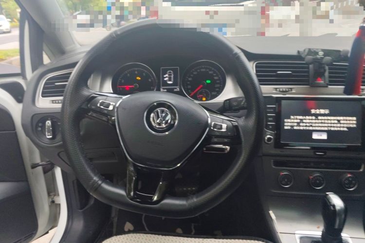 Used Volkswagen Golf 2014 1.6L Automatic Comfort Model Steering Wheel