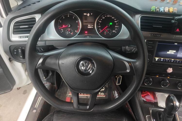 Used Volkswagen Golf 2014 1.6L Automatic Fashion Model Steering Wheel