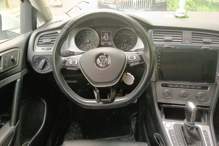 Used Volkswagen Golf 2014 1.4TSI Automatic Luxury Model Steering Wheel