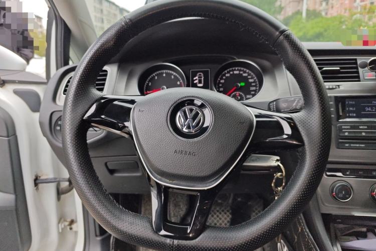 Used Volkswagen Golf 2014 1.6L Automatic Comfort Model Steering Wheel