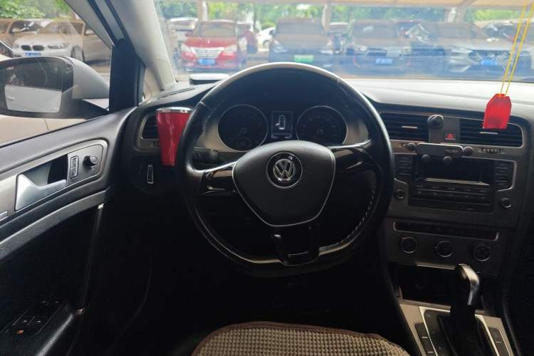Used Volkswagen Golf 2014 1.4TSI Automatic Comfort Model Steering Wheel