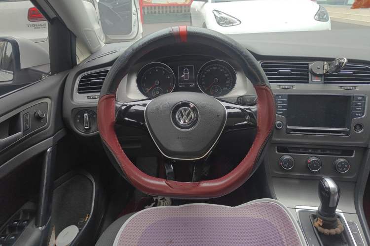 Used Volkswagen Golf 2014 1.6L Automatic Comfort Model Steering Wheel