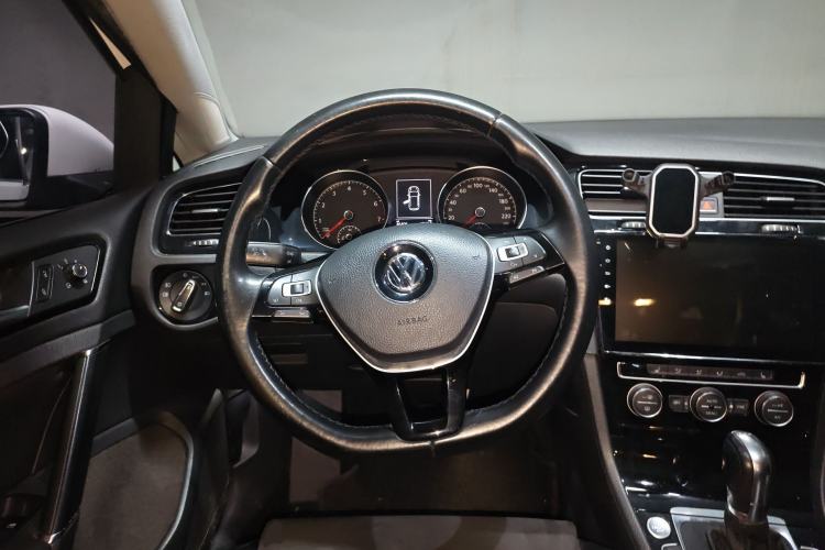Used Volkswagen Golf 2014 1.4TSI Automatic Flagship Model Steering Wheel