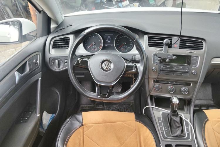 Used Volkswagen Golf 2014 1.6L Automatic Comfort Model Steering Wheel
